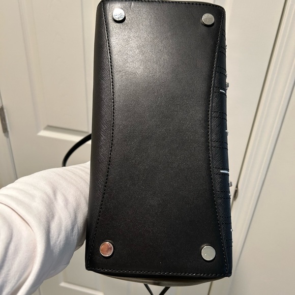 Michael Kors medium leather a tech friendly bag black studs nice condition - Picture 3 of 8